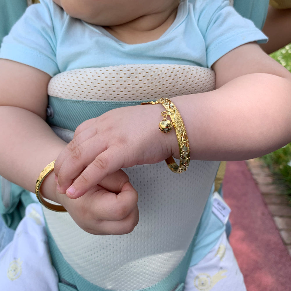 Ethlyn 18K Gold Plated Baby Bangles Bracelet for infants boys girls Stars Bells Heart Jewelry (2pcs/lot)