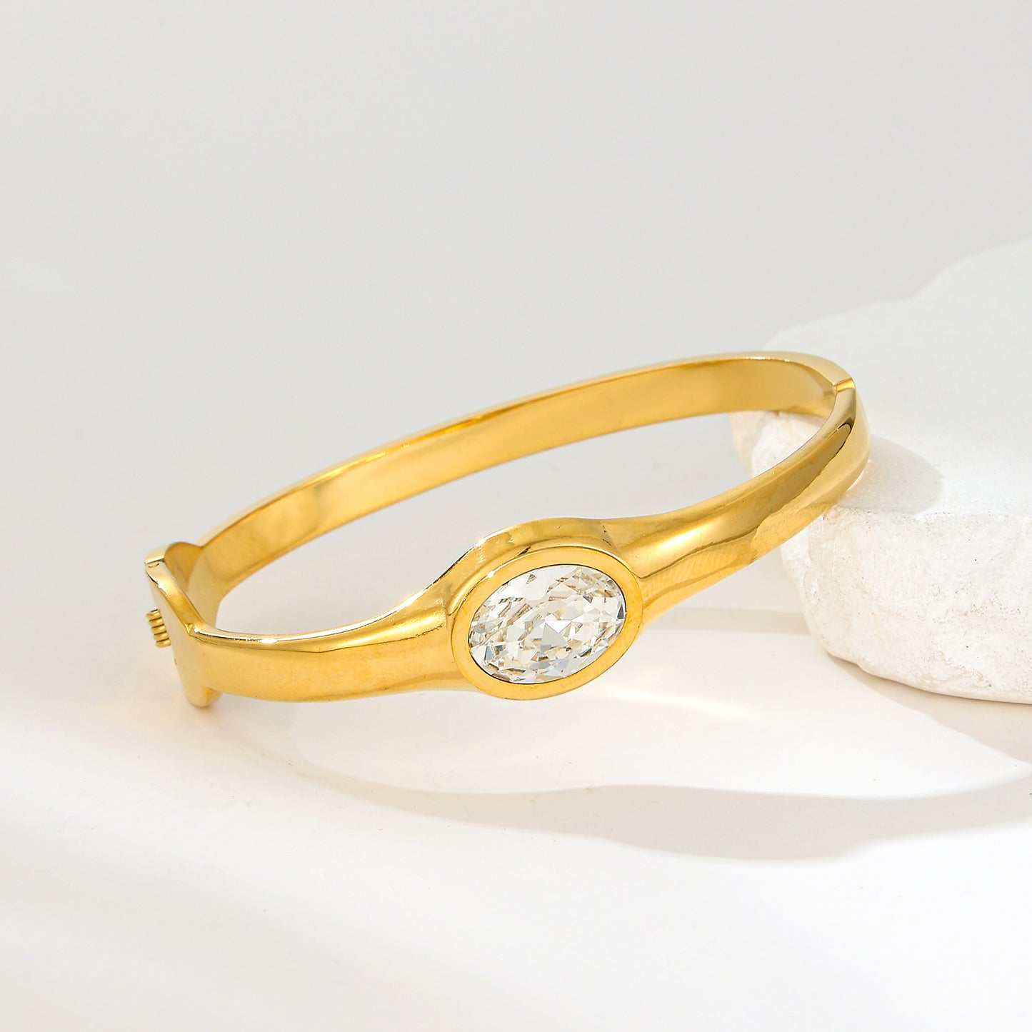 MY2135 Stainless Steel Openable Bangle with Zircon Design in Oval Shape (2.5inch)
