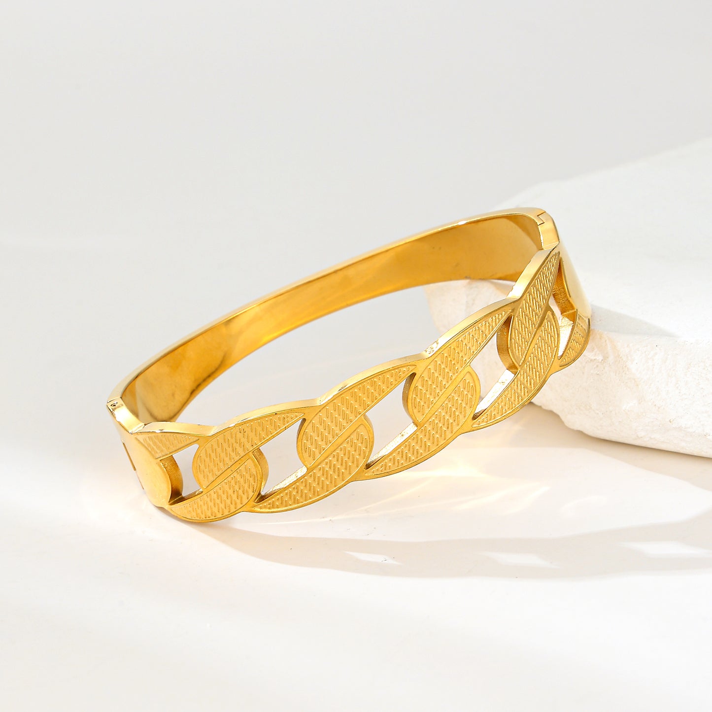MY2160 Stainless Steel Openable Wide Bangle with Cuban Chain Design (2.45inch)