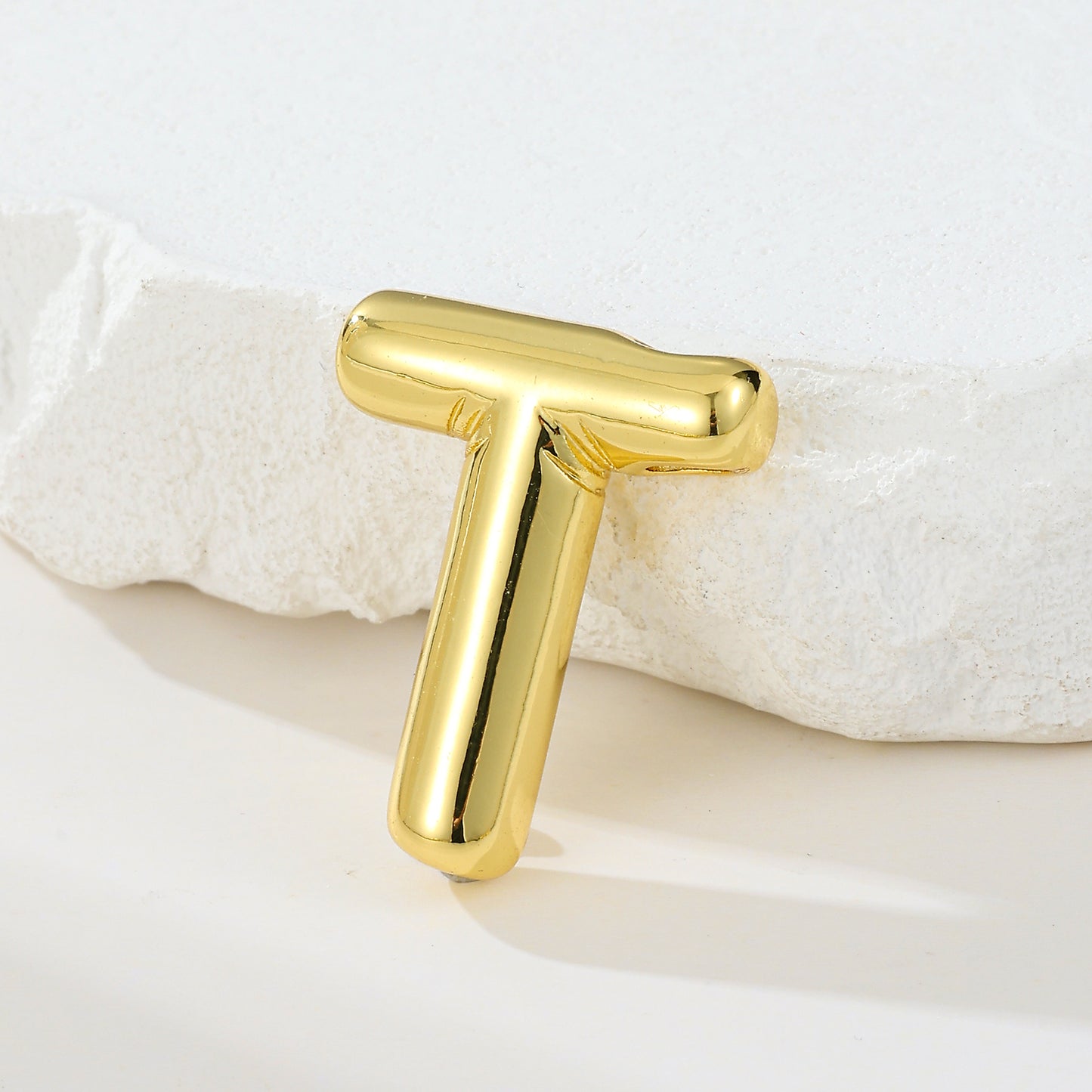 MY2045 Gold-Plated Copper Uppercase Letters Pendants (Polished Surface)