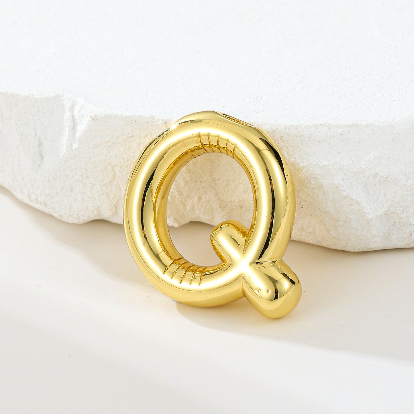 MY2045 Gold-Plated Copper Uppercase Letters Pendants (Polished Surface)