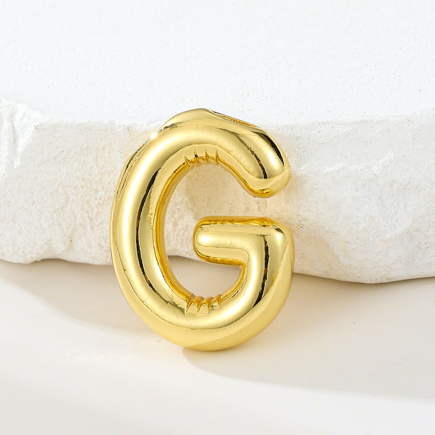 MY2045 Gold-Plated Copper Uppercase Letters Pendants (Polished Surface)