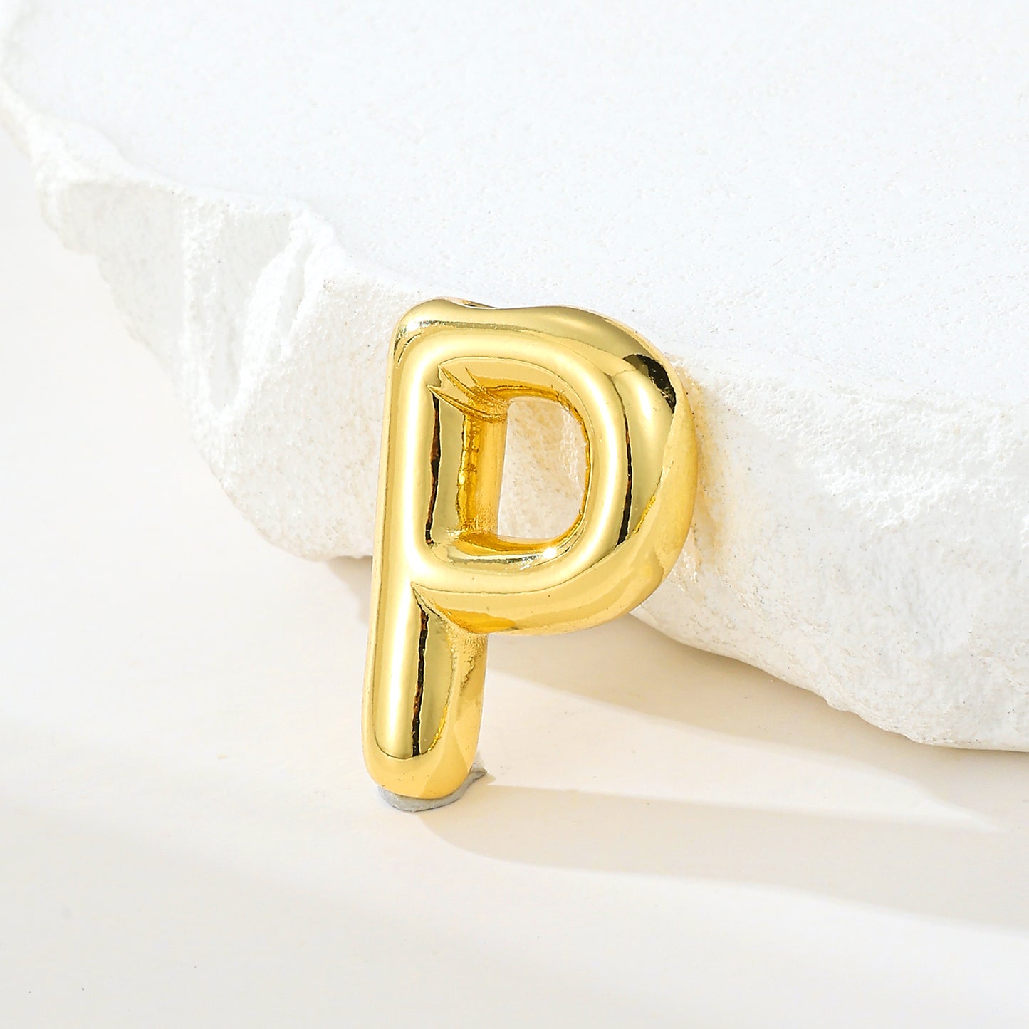 MY2045 Gold-Plated Copper Uppercase Letters Pendants (Polished Surface)