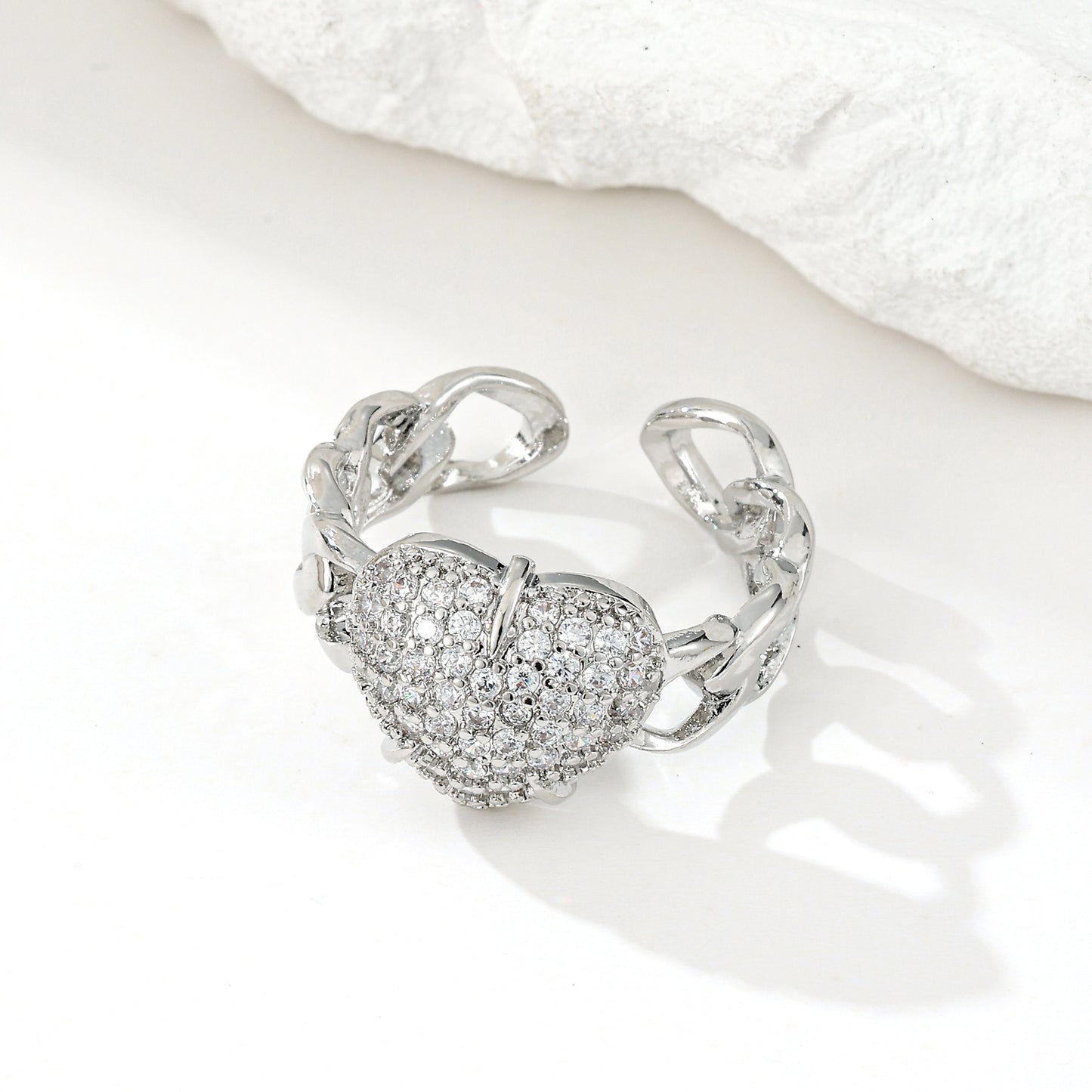 MY2057 Gold-Plated Openable Copper Ring with Heart-Shaped Design Adorned with Zircon