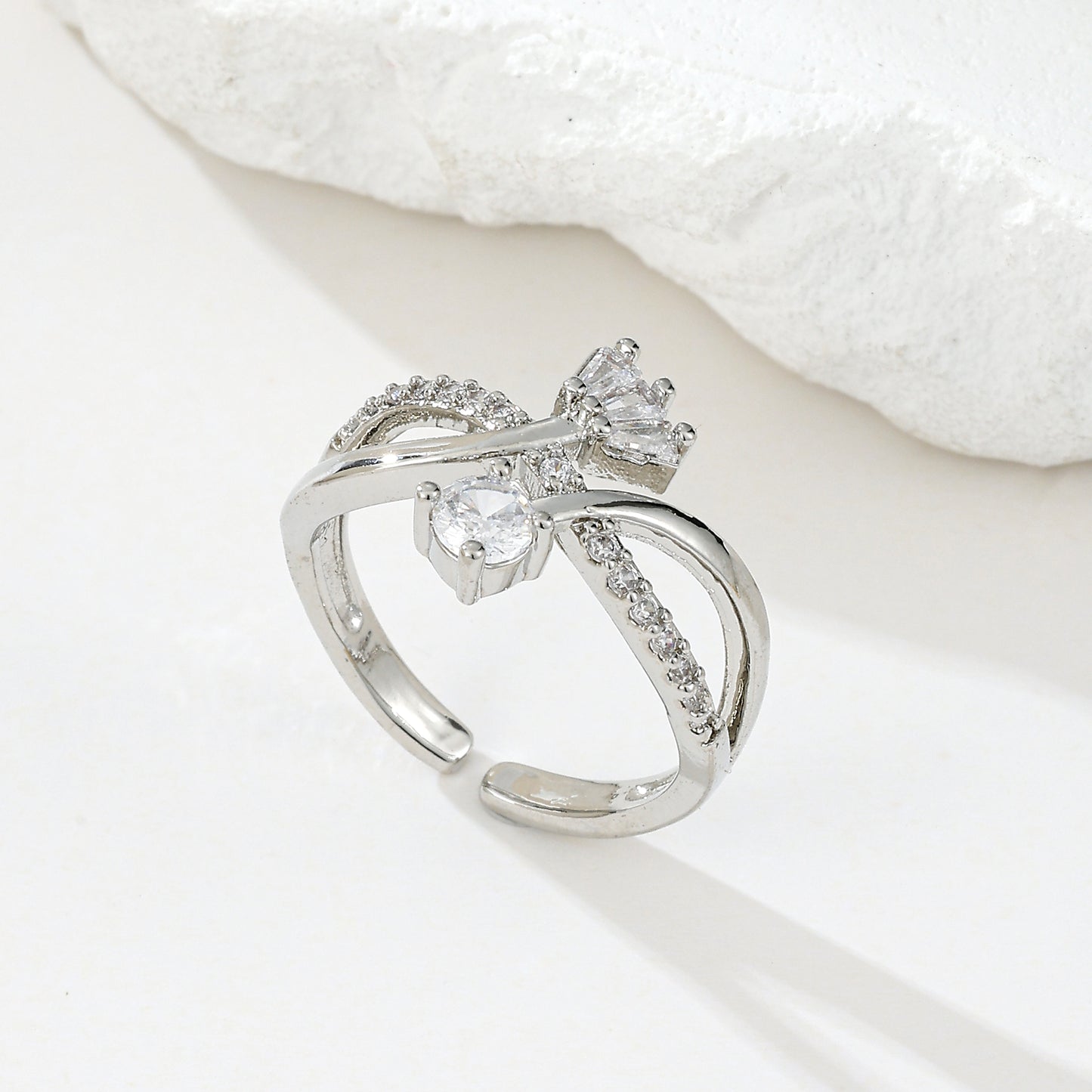 MY2053 24K Gold-Plated Openable Copper Ring Adorned with Zircon