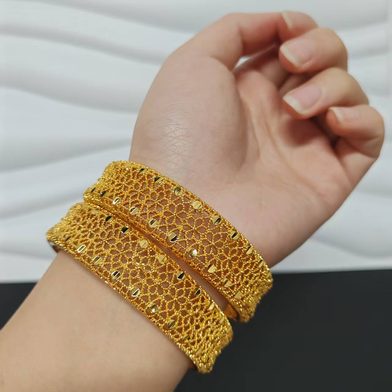 2pcs/bag 24KGP Copper 2.4in Openable size bangles