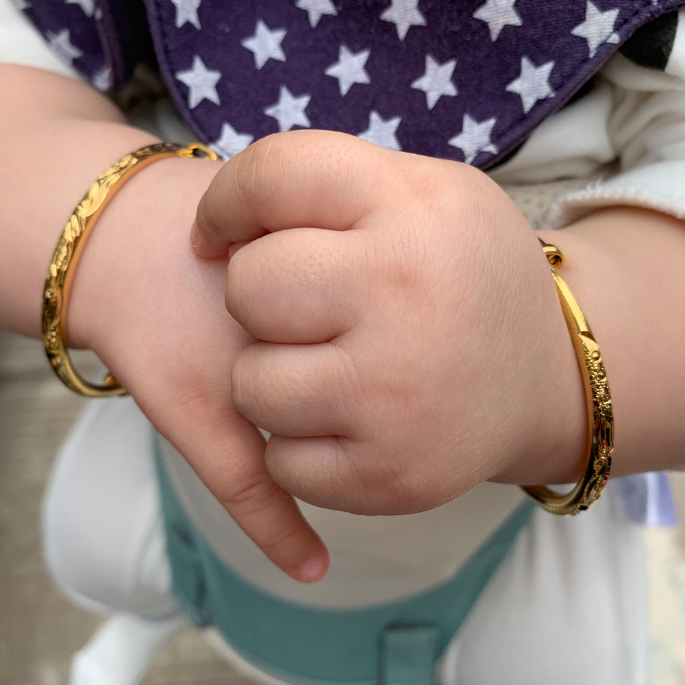 2pcs /lot 18K Gold Plated Baby Bangles Bracelets for one year old  Birthday gifts