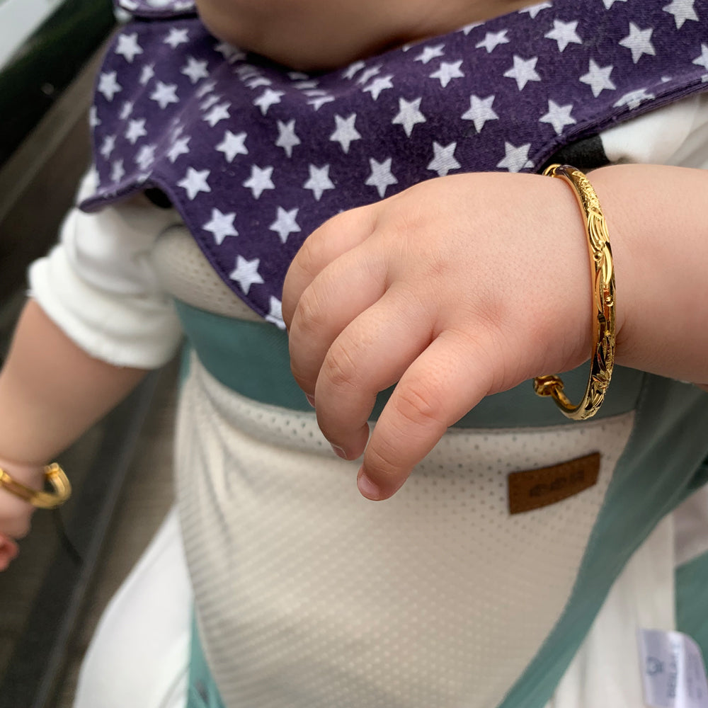 2pcs /lot 18K Gold Plated Baby Bangles Bracelets for one year old  Birthday gifts