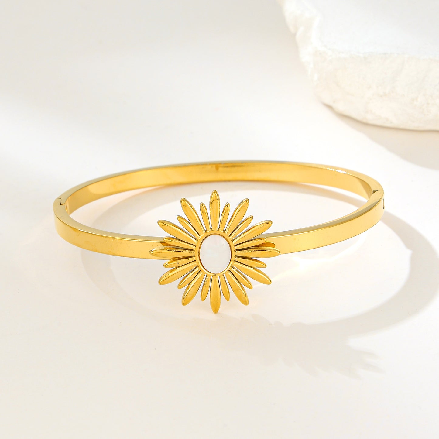 MY2139 Stainless Steel Openable Bangle with Sun-Shaped Design (2.4inch)