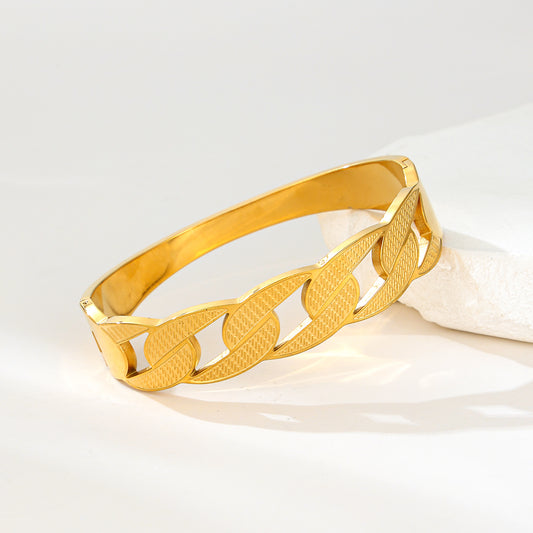 MY2160 Stainless Steel Openable Wide Bangle with Cuban Chain Design (2.45inch)